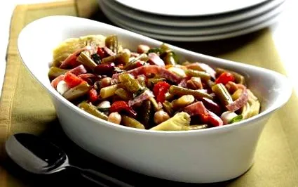 Salată fasole