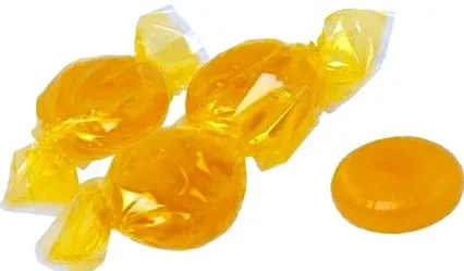 може
