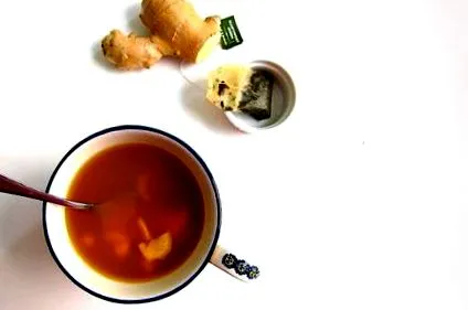 зелен