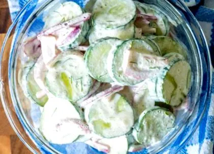 uborkasaláta