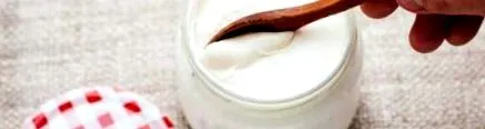 които