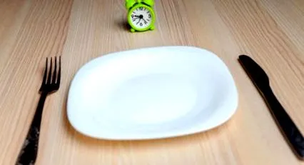 която