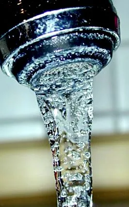 вода