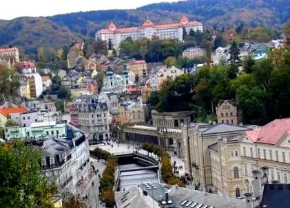 városában