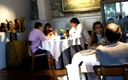 защо