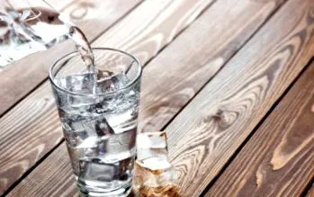 вода