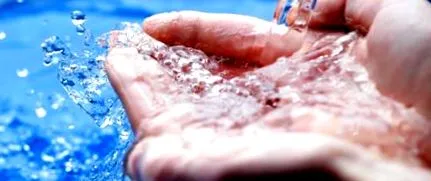 вода