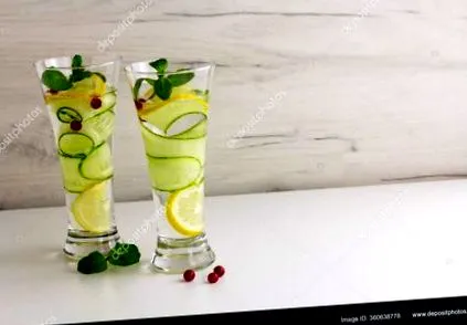 вода