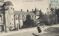 összes