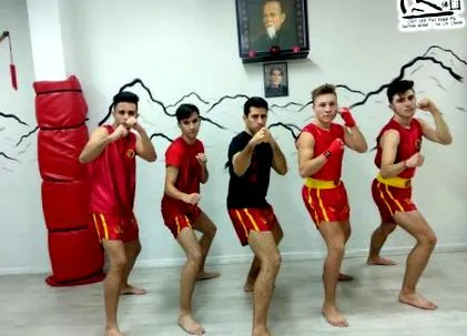 училището