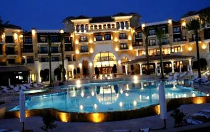 segít