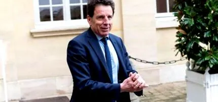 vélemény