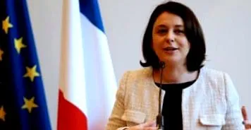 prezintă