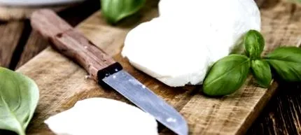 mozzarellával