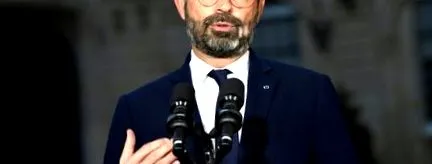 visszavonul