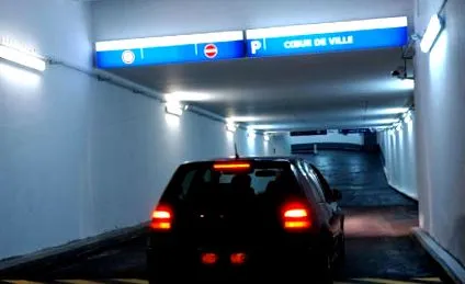 parkolás