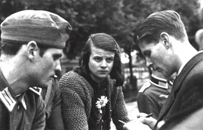 1943