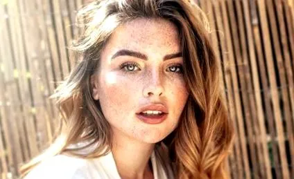 este