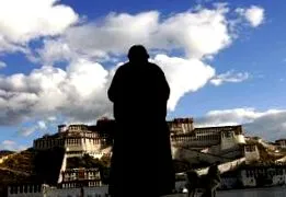 tibeti szerzetesek