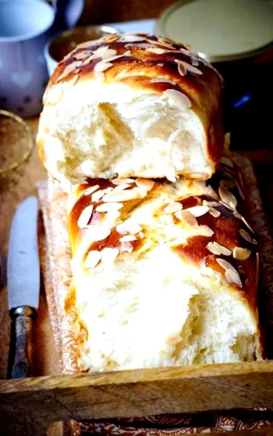 albă