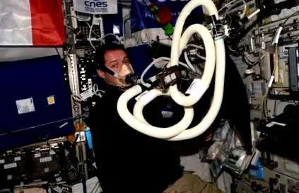 astronauților
