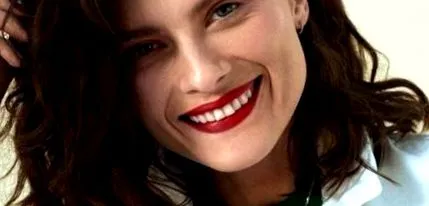 amely szintén