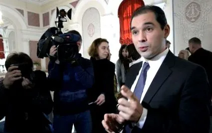 tânăr