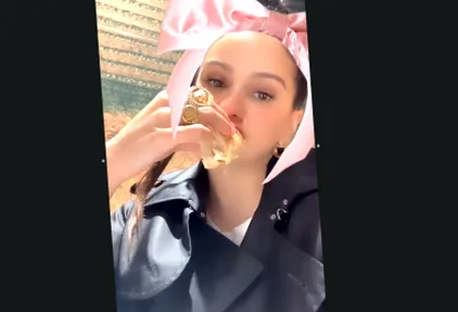 riasztja