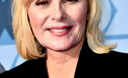 által zaklatott