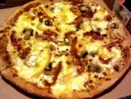 munte CALORII Pizza