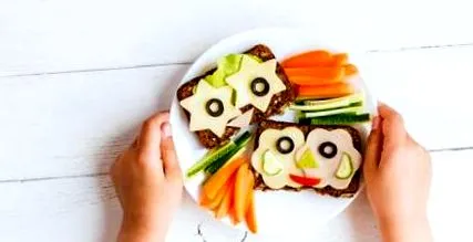 közöttük