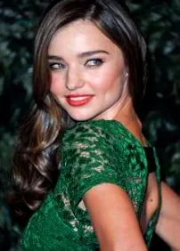 amely megnyitja