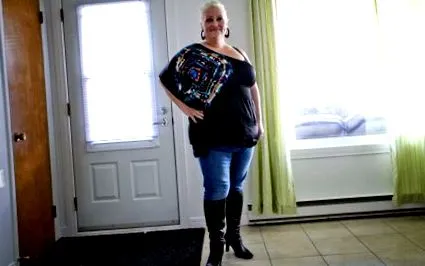 tanúskodik