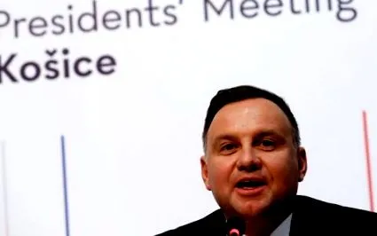 східному навпроти