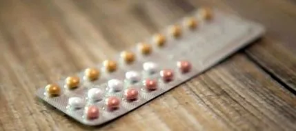 există