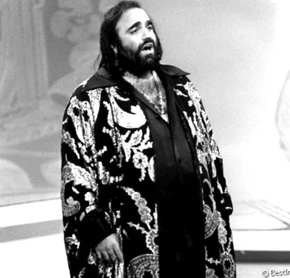 roussos halála