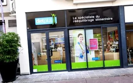 szakembere céloz