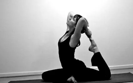 rajakapotasana poza