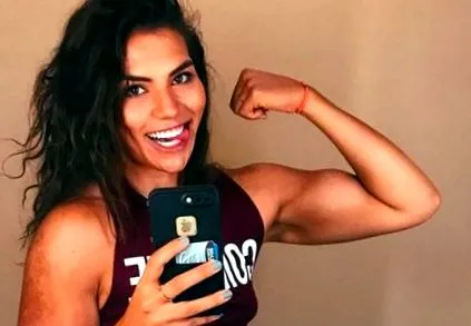 instagrammer theirongiantess