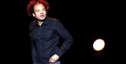actorul atacă