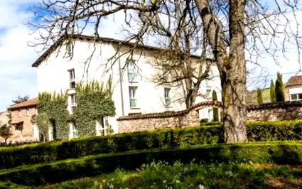 varázsa hotel