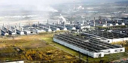 потрясає потрясає