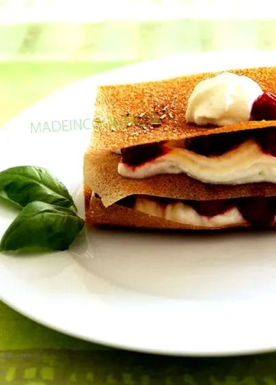 mille-feuille málnával mézzel