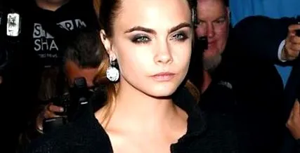 szétszereli delevingne