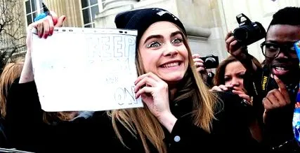 cara pillanatban