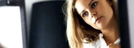 este