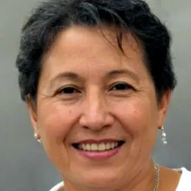 vélemények
