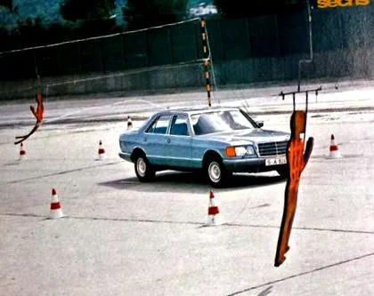 W126 fejlesztése