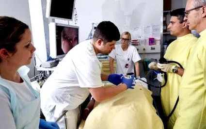 különösen különösen