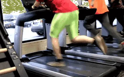 segít